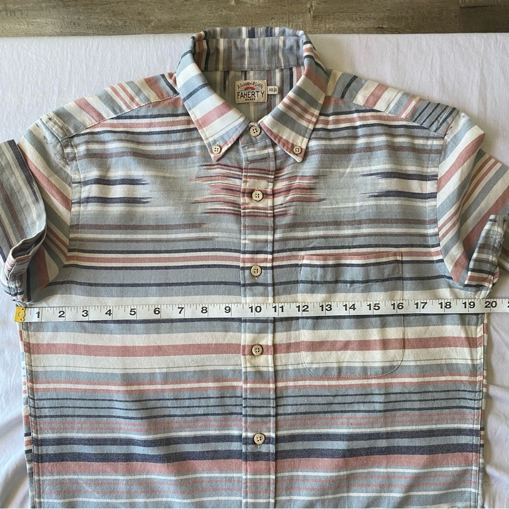 Faherty men’s organic cotton Southwestern short sleeve shirt, XS - Picture 6 of 10
